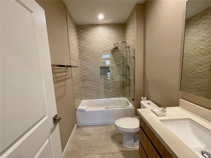 Image No.19-4 Bed Townhouse for sale