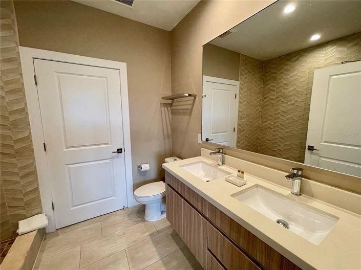 Image No.25-4 Bed Townhouse for sale