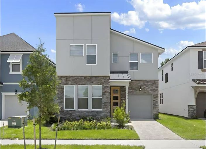 Image No.1-6 Bed Property for sale