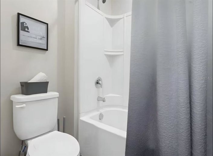 Image No.14-6 Bed Property for sale