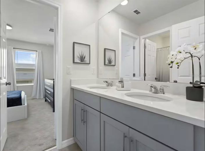 Image No.15-6 Bed Property for sale