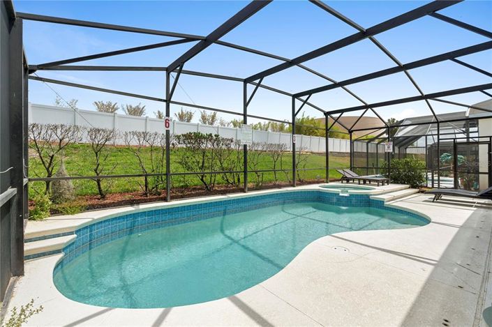 Image No.2-Propriété de 4 chambres à vendre à Kissimmee