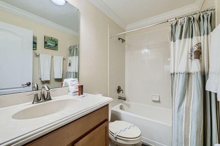 Image No.28-6 Bed Property for sale