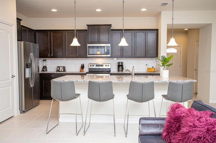 Image No.17-5 Bed Townhouse for sale