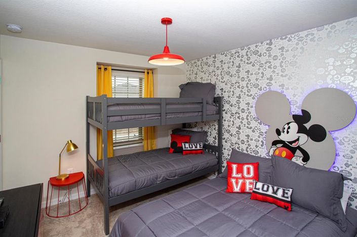 Image No.36-5 Bed Townhouse for sale