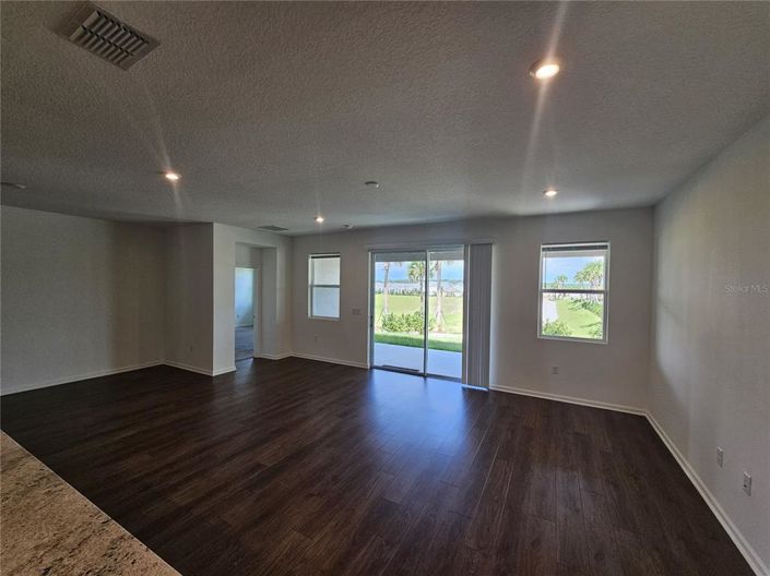 Image No.23-4 Bed Property for sale