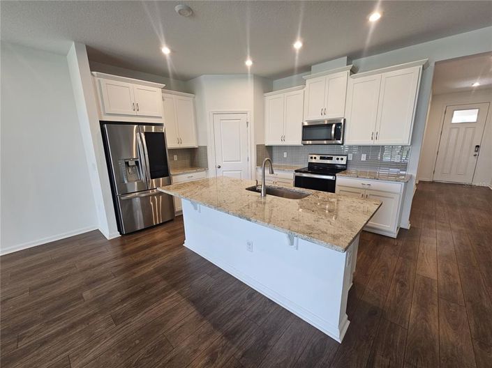 Image No.6-4 Bed Property for sale