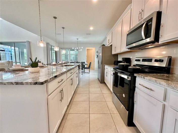 Image No.10-5 Bed Property for sale