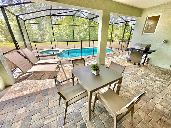 Image No.24-5 Bed Property for sale