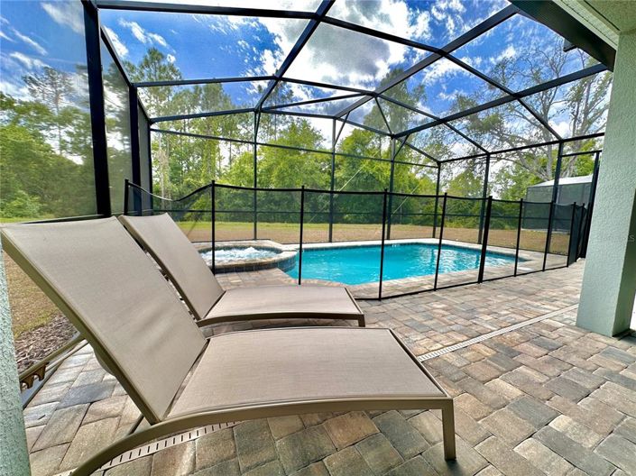 Image No.28-5 Bed Property for sale