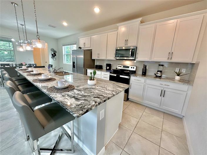 Image No.9-5 Bed Property for sale