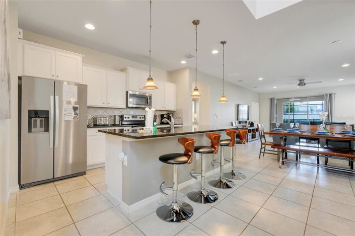 Image No.10-6 Bed Property for sale