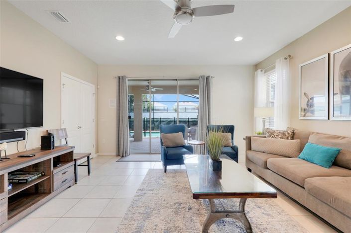 Image No.14-6 Bed Property for sale