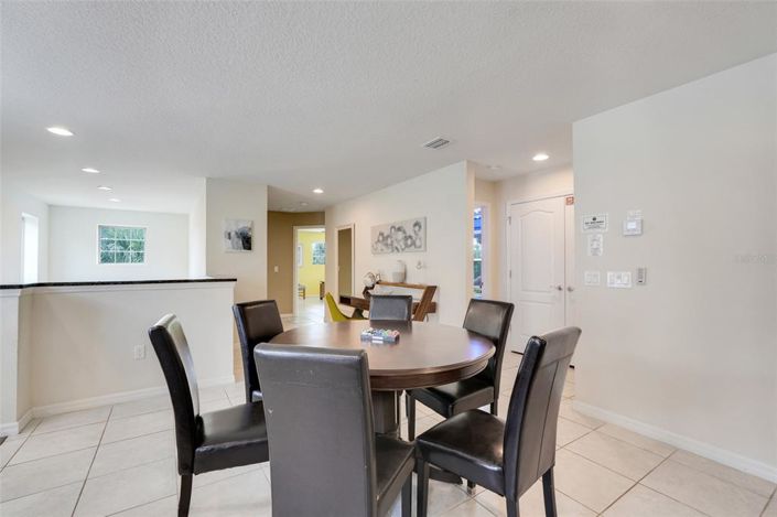 Image No.17-6 Bed Property for sale