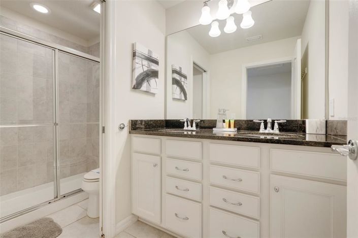 Image No.26-6 Bed Property for sale