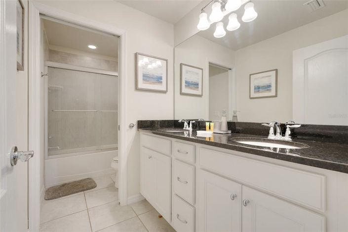 Image No.29-6 Bed Property for sale