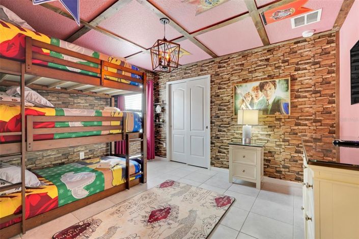 Image No.32-6 Bed Property for sale