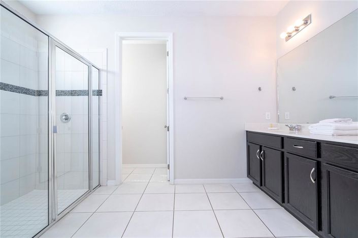 Image No.11-6 Bed Property for sale