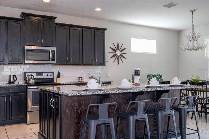 Image No.20-6 Bed Property for sale