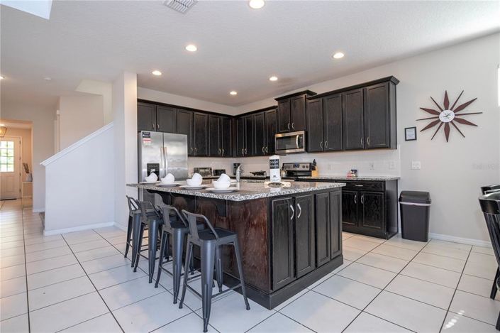 Image No.22-6 Bed Property for sale