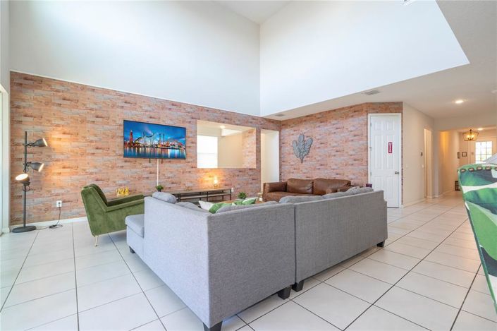 Image No.33-6 Bed Property for sale