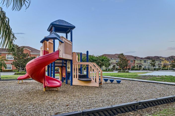 Image No.38-5 Bed Townhouse for sale