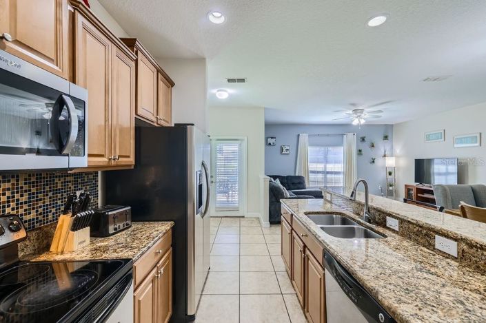 Image No.7-5 Bed Townhouse for sale