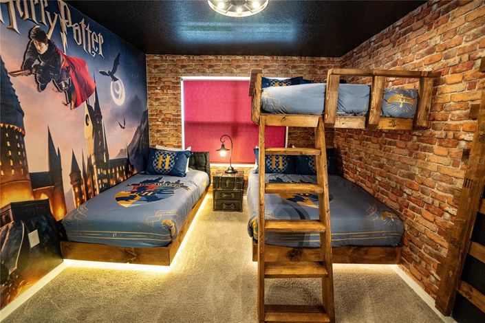 Image No.51-5 Bed Townhouse for sale