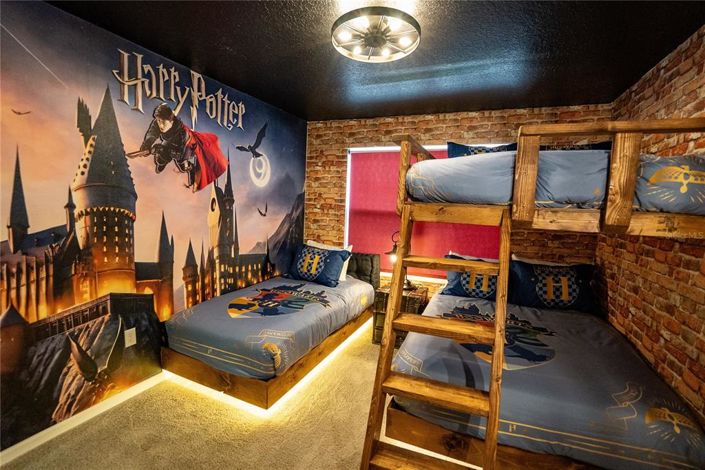 Image No.52-5 Bed Townhouse for sale