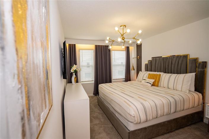 Image No.55-5 Bed Townhouse for sale