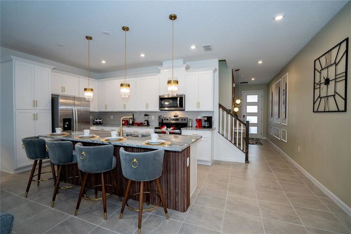 Image No.9-5 Bed Townhouse for sale