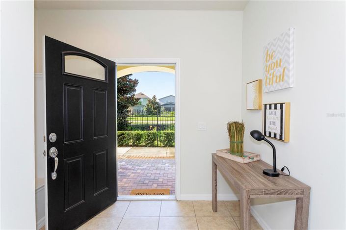 Image No.12-5 Bed Townhouse for sale