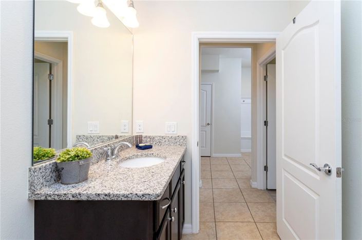 Image No.18-5 Bed Townhouse for sale