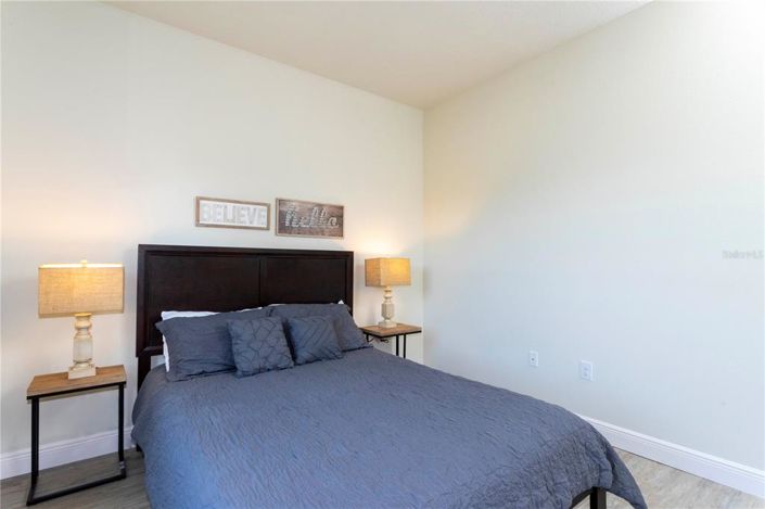 Image No.22-5 Bed Townhouse for sale