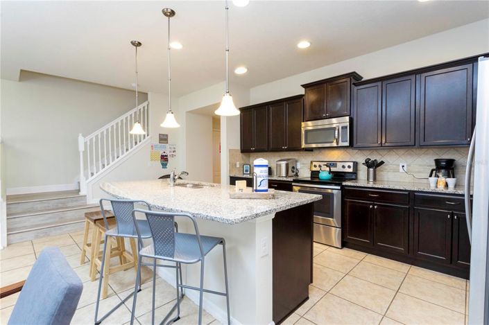 Image No.31-5 Bed Townhouse for sale