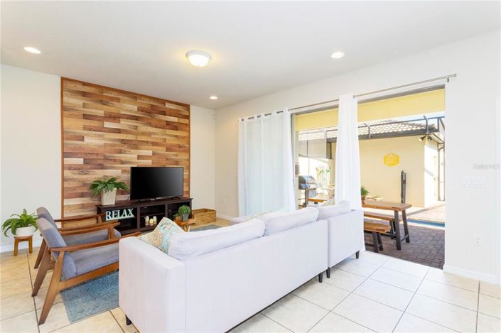 Image No.47-5 Bed Townhouse for sale