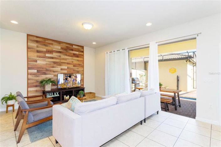 Image No.48-5 Bed Townhouse for sale