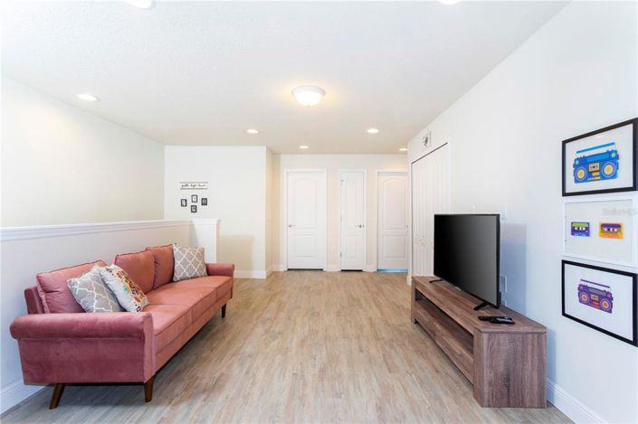 Image No.51-5 Bed Townhouse for sale