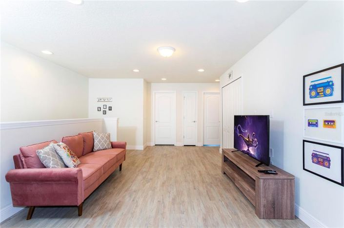 Image No.52-5 Bed Townhouse for sale