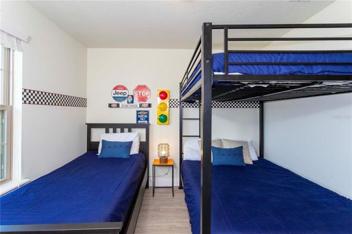 Image No.58-5 Bed Townhouse for sale