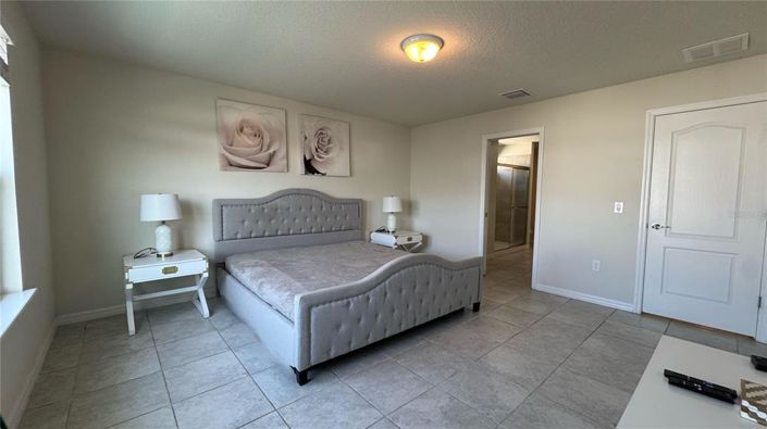 Image No.14-5 Bed Property for sale