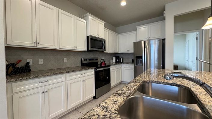 Image No.9-5 Bed Property for sale