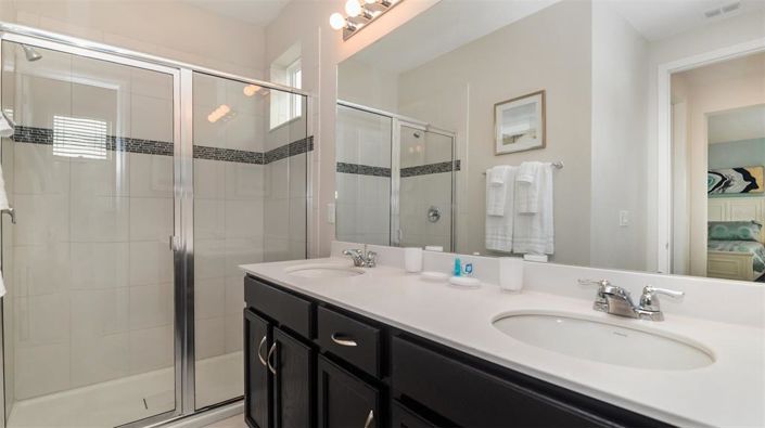 Image No.12-4 Bed Property for sale