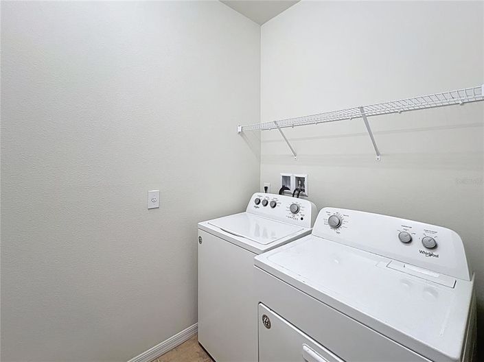 Image No.15-8 Bed Property for sale