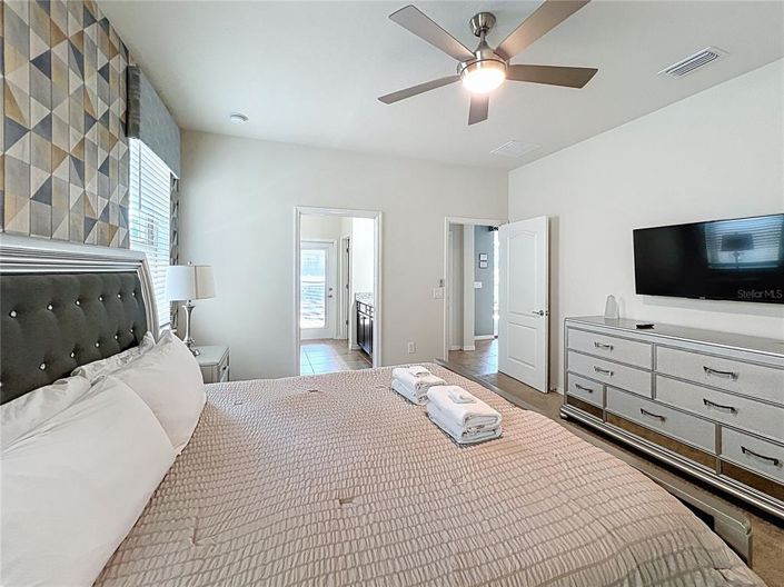 Image No.19-8 Bed Property for sale