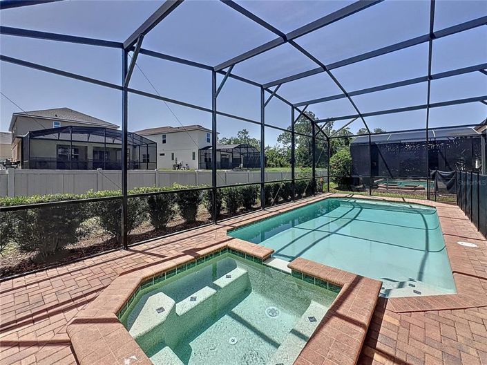 Image No.2-8 Bed Property for sale