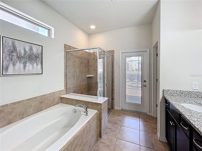 Image No.20-8 Bed Property for sale