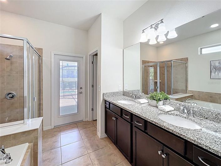 Image No.21-8 Bed Property for sale