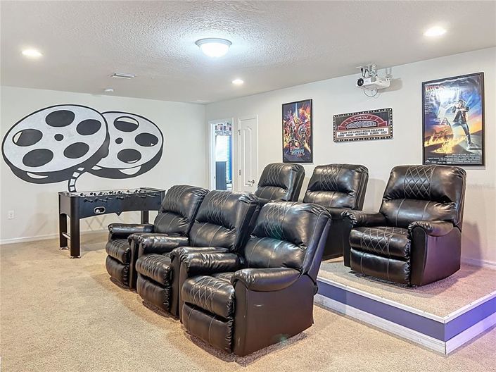 Image No.22-8 Bed Property for sale