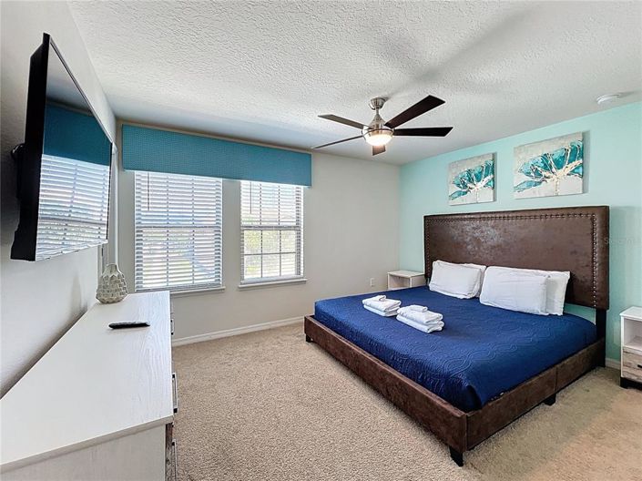 Image No.32-8 Bed Property for sale